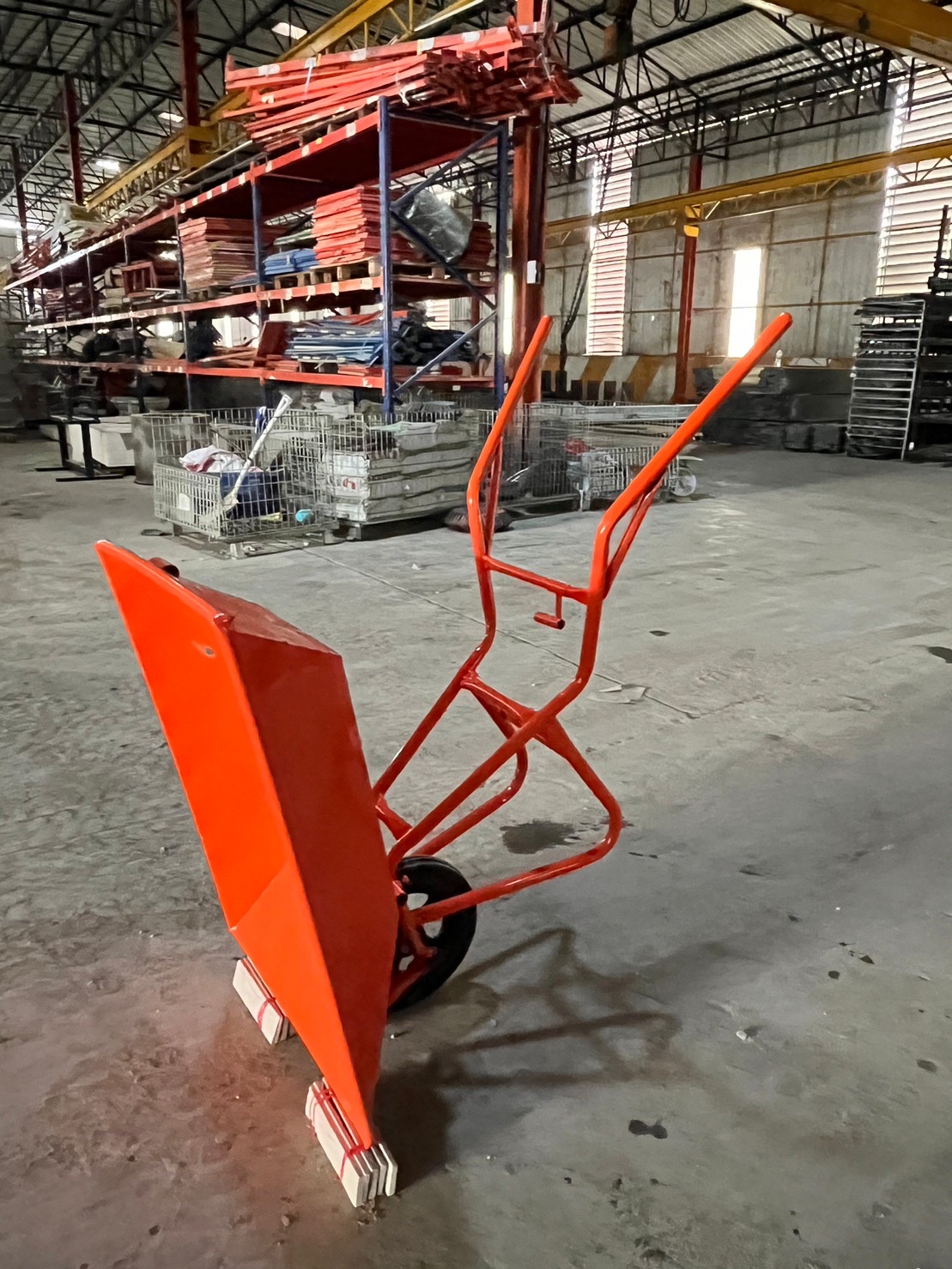 ล้อเดี่ยว แดง ล้อPVC ยกดั้มได้ มีที่ล็อค