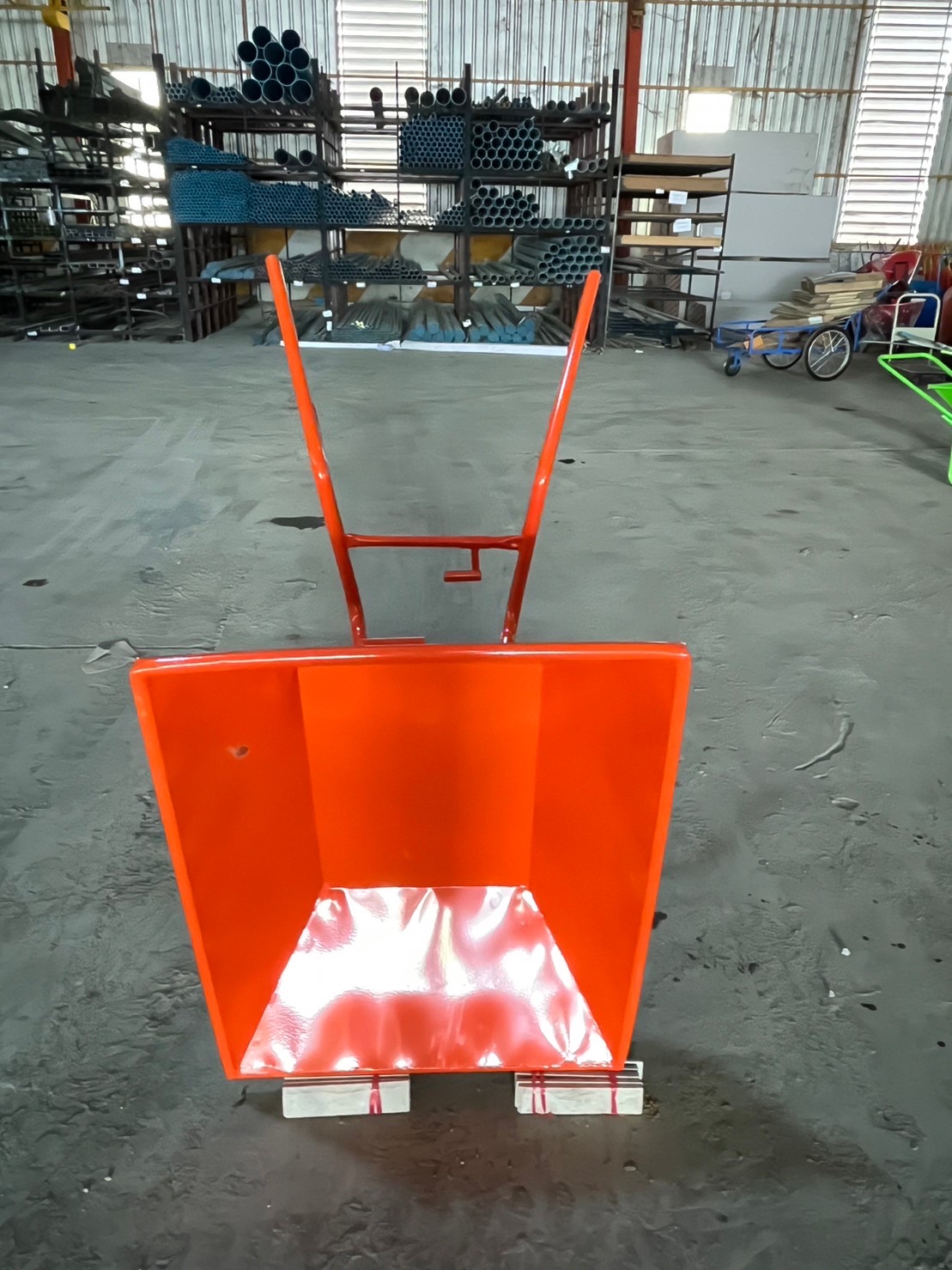 ล้อเดี่ยว แดง ล้อPVC ยกดั้มได้ มีที่ล็อค